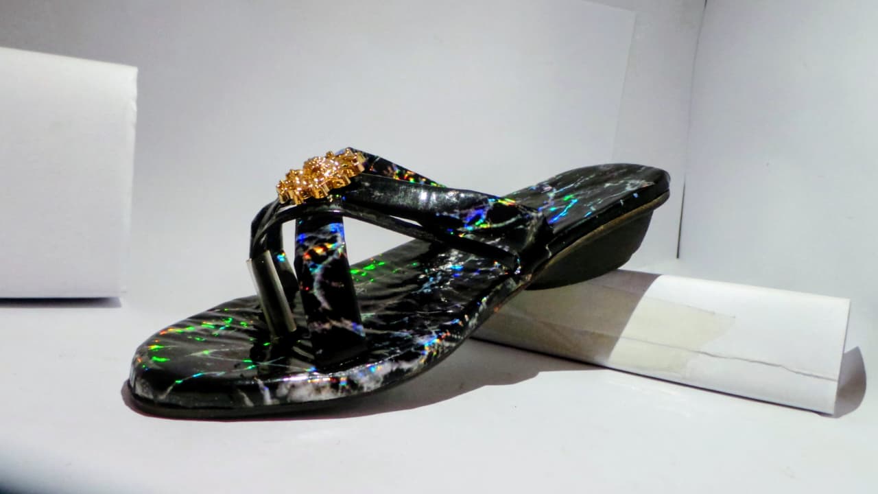 Fancy Black Shiny Sandals for Women – Elegant Design